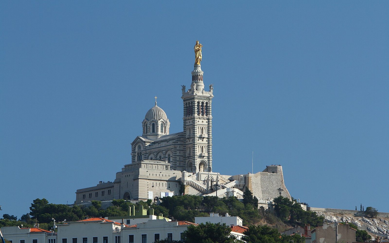 Notre-Dame de la Garde au-dessus de Marseille