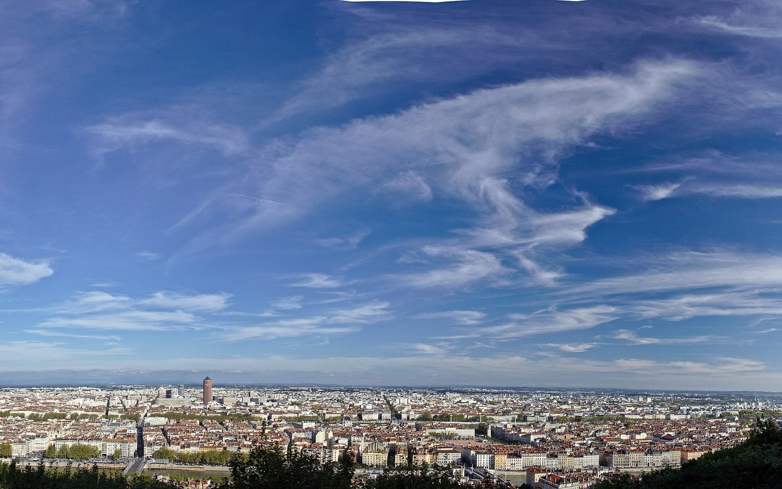 La basilique Notre-Dame de Fourvière au-dessus de Lyon