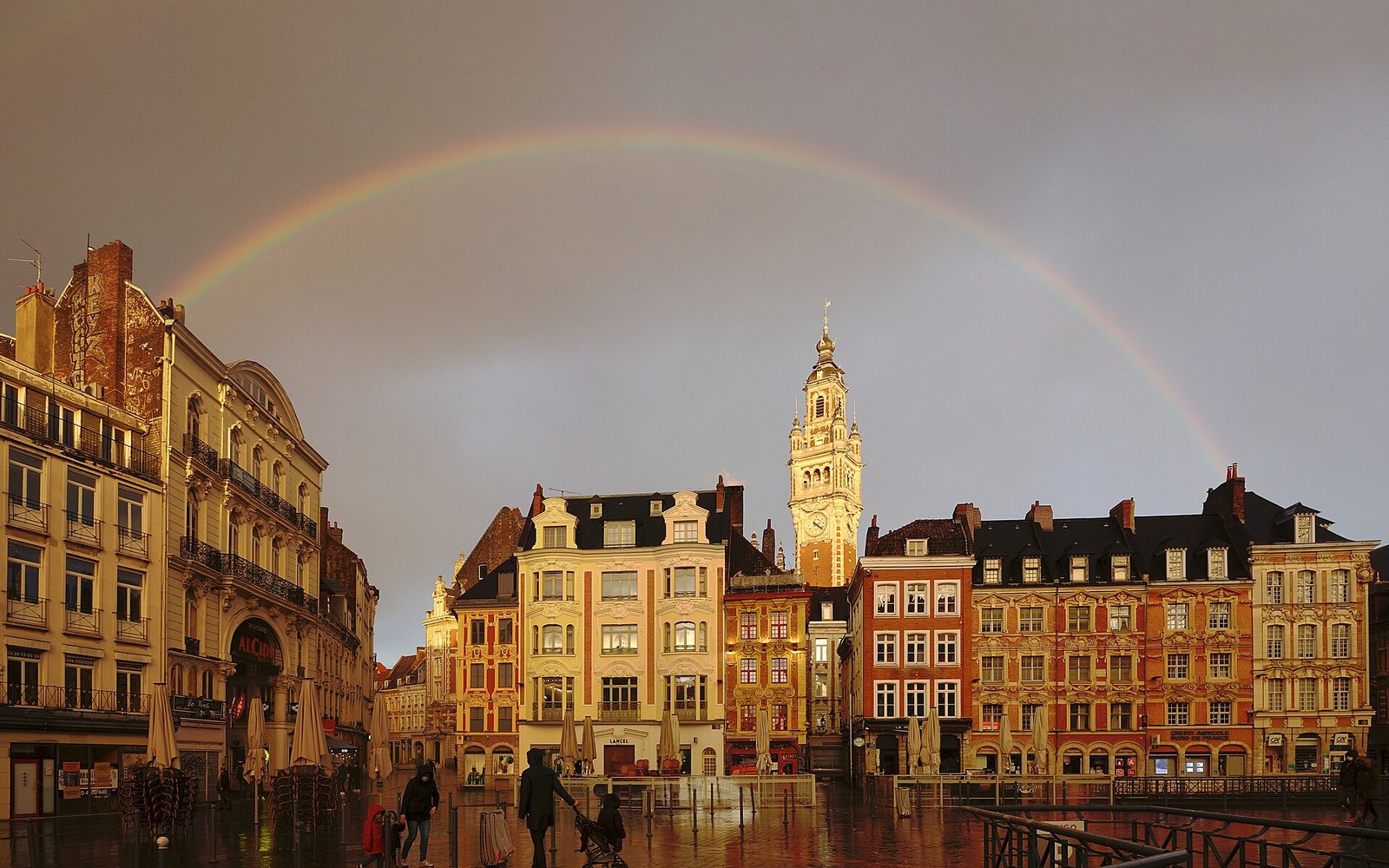 La Grand Place de Lille et ses façades flamandes